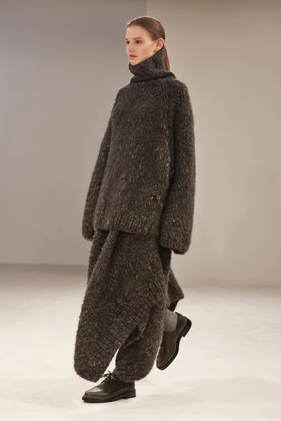 Look 2